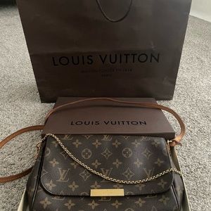 LV bag . Upload video to see all the details